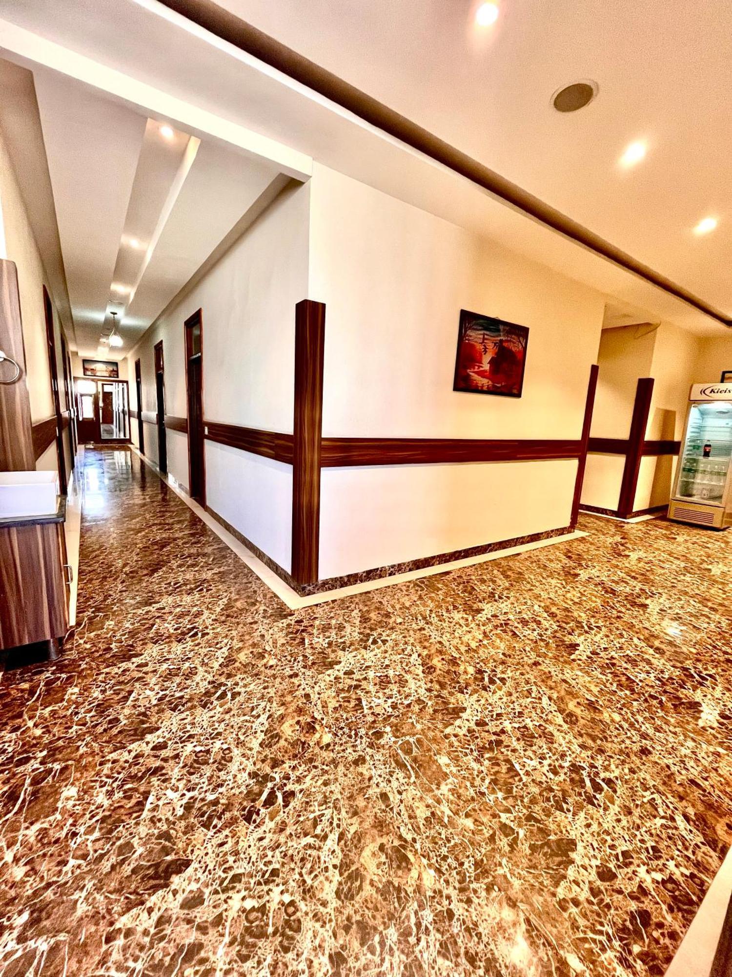 Hotel Woodcrest Zirakpur Chandigarh- Best Family Hotel - Luxurious Rooms - Unit Of Sidham Group Exterior photo